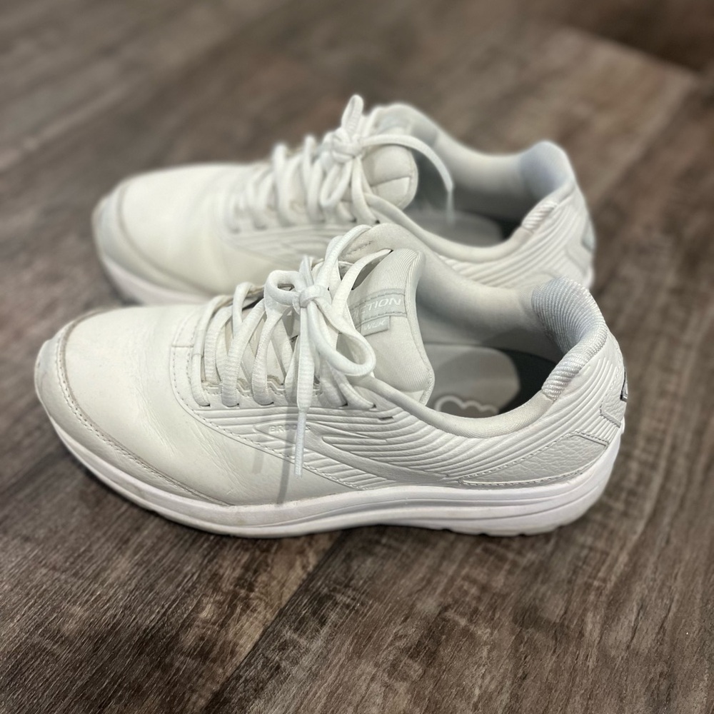 COPY - Women’s Brooks all leather white shoes, cushion support, size 8